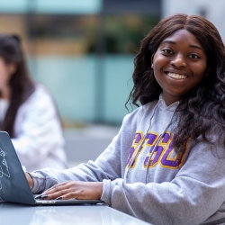 sfsu-sweatshirt-laptop